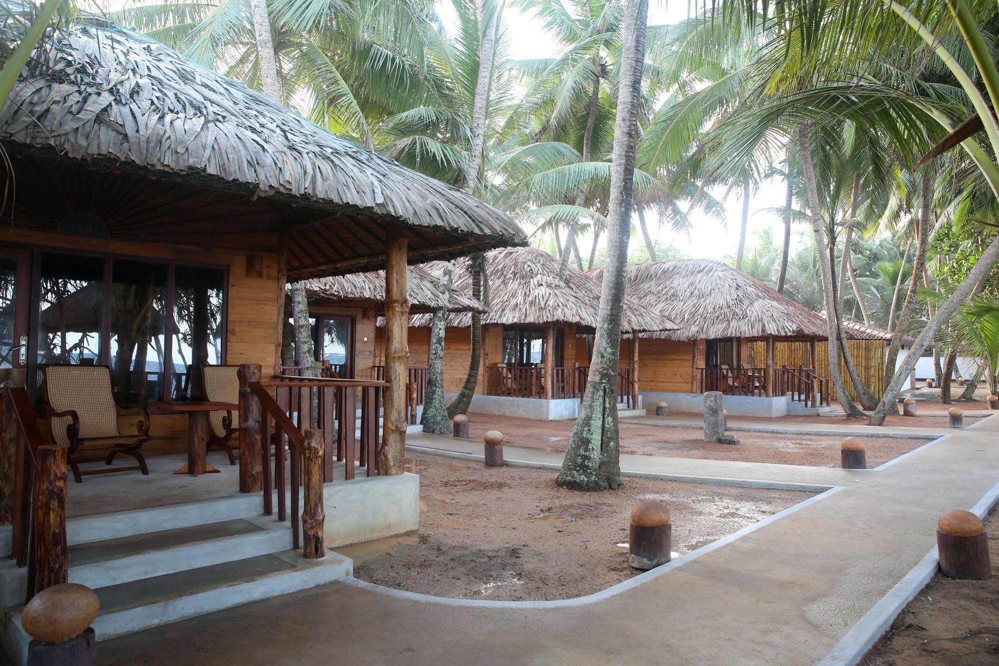 Thejan Beach Cabanas Бентота Экстерьер фото